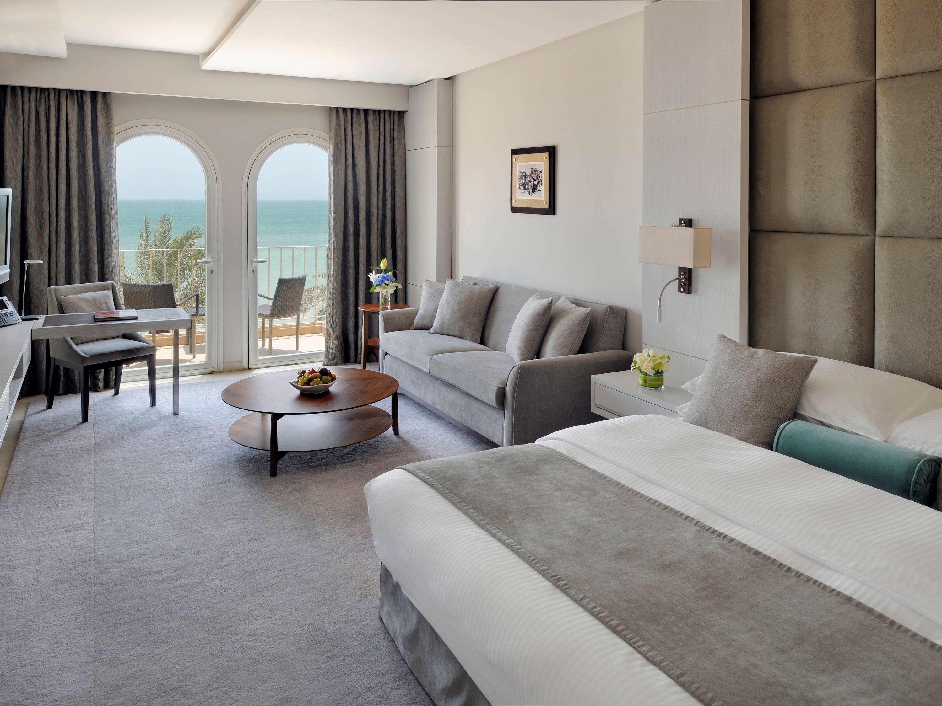 Mövenpick Hotel&Resort Al Bida'a Salmiya Exteriör bild Deluxe room