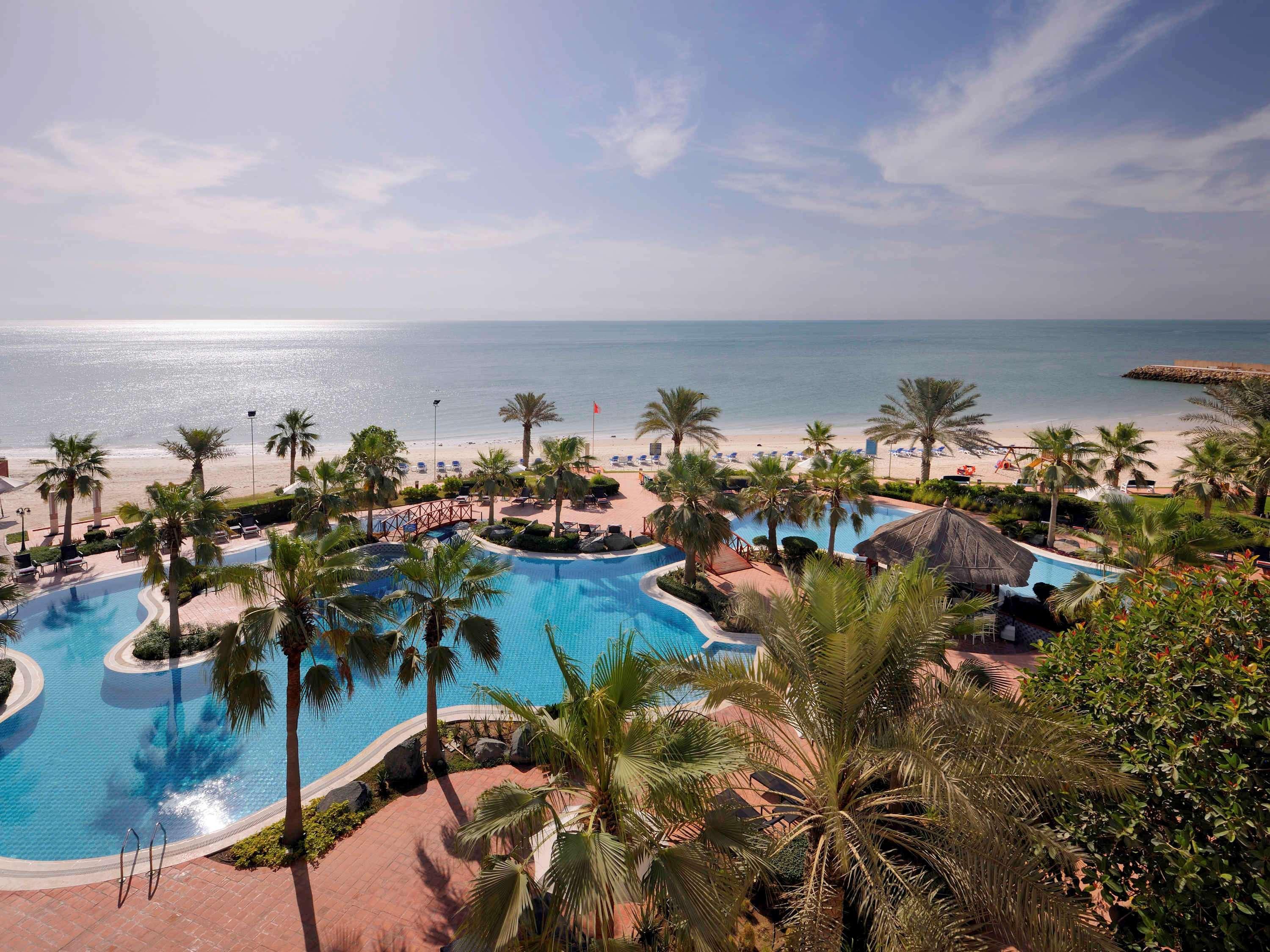 Mövenpick Hotel&Resort Al Bida'a Salmiya Exteriör bild The beach at the Jumeirah Beach Hotel