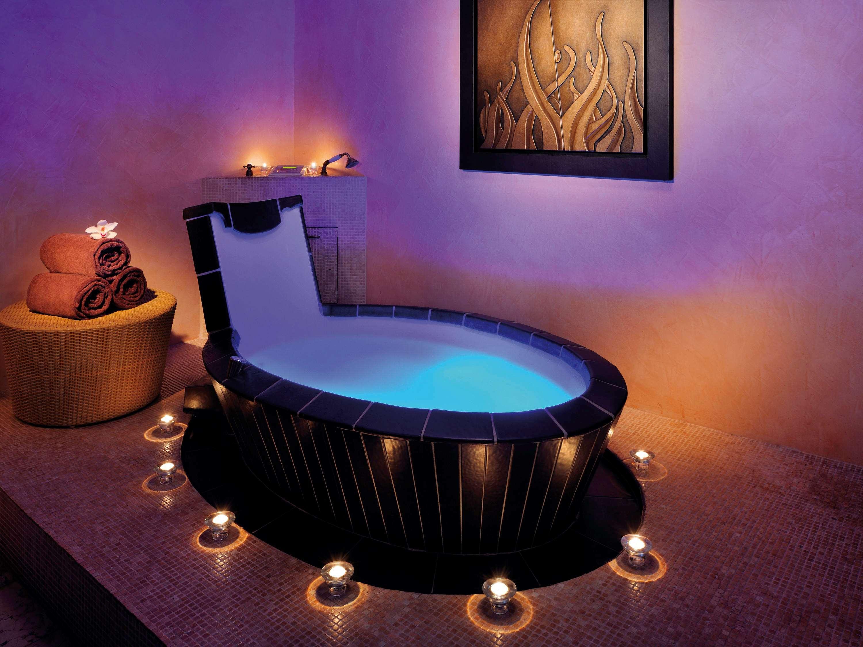 Mövenpick Hotel&Resort Al Bida'a Salmiya Exteriör bild A whirlpool bathtub