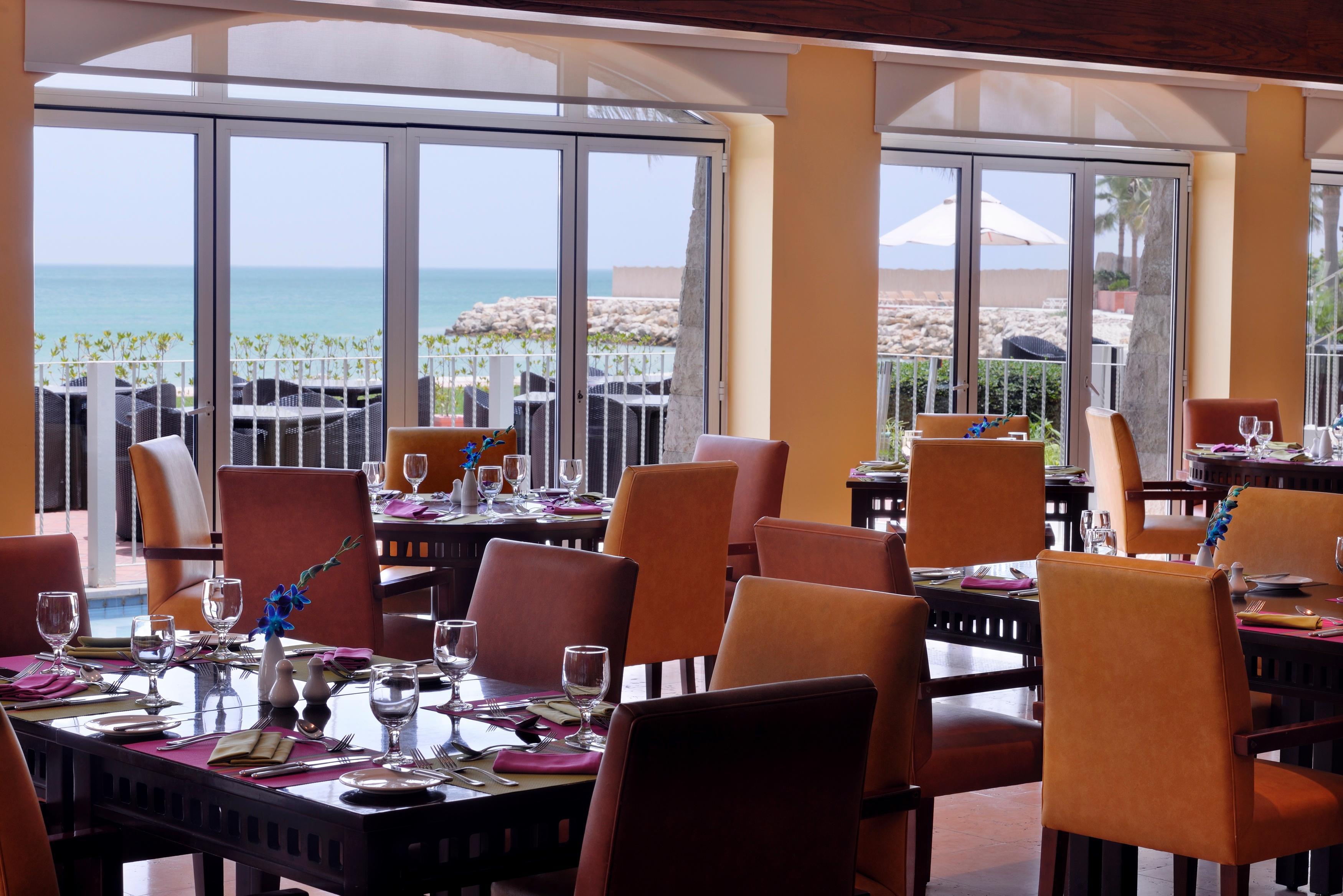 Mövenpick Hotel&Resort Al Bida'a Salmiya Exteriör bild The restaurant