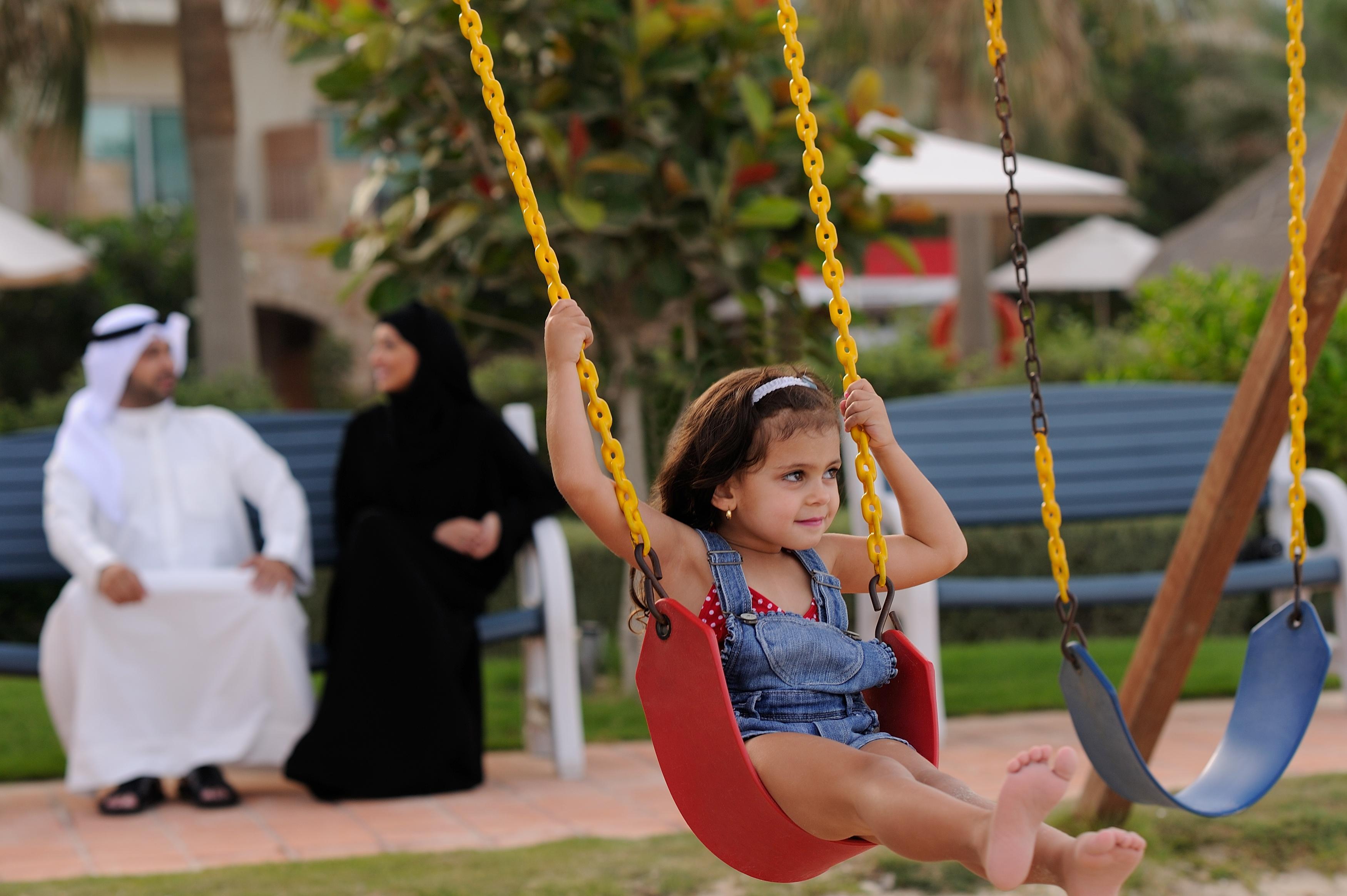 Mövenpick Hotel&Resort Al Bida'a Salmiya Exteriör bild A child on a swing